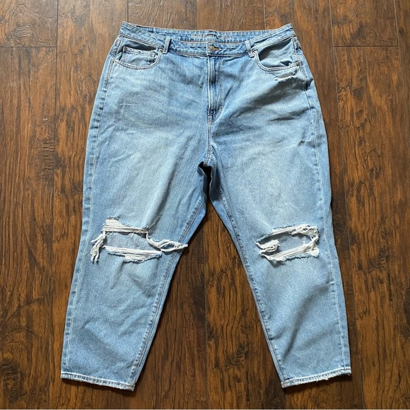 American Eagle Outfitters Pants - American Eagle Mom Jean